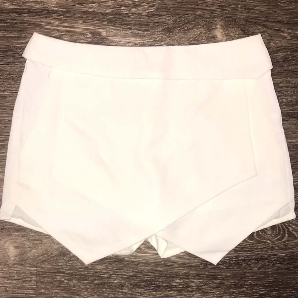 Missguided white envelope skirt